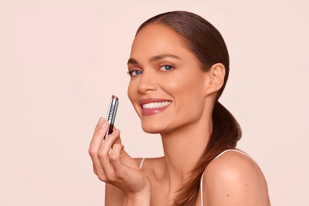 HH Balms 2021 Model Amy Dare To Bare Nude Background